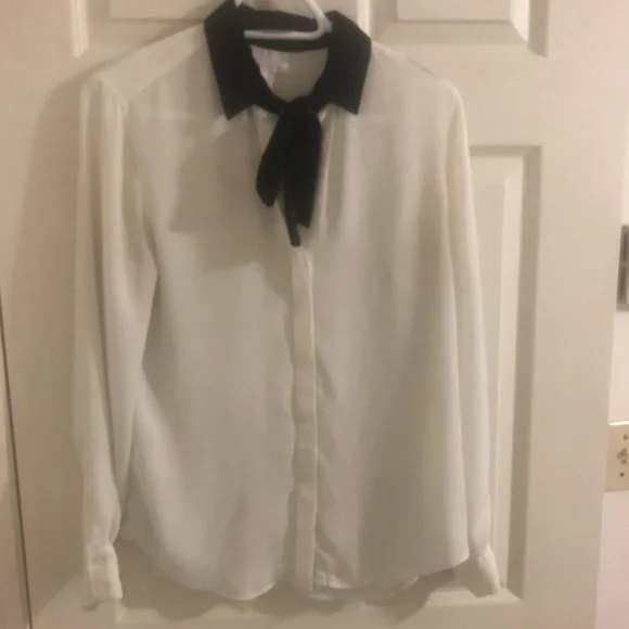 Joe Fresh blouse - Picture 2 of 3